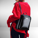 Stella | Classic backpack with double zip closure and simple design
