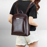 Stella | Classic backpack with double zip closure and simple design